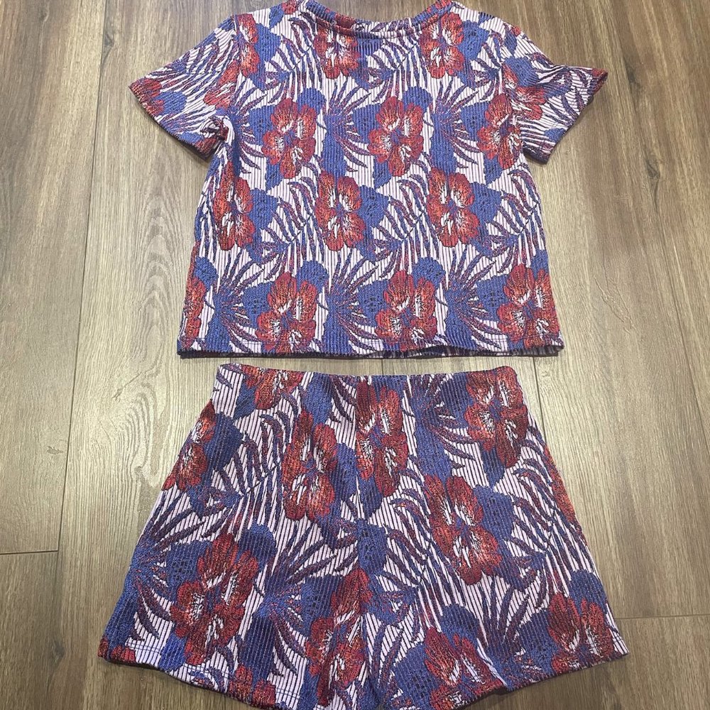 Brand new, Zara 2 piece set. floral design, size s